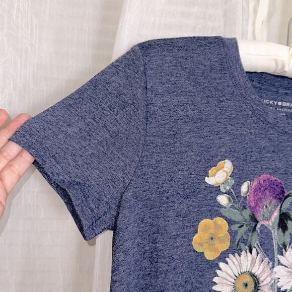 Lucky Brand S-XL Heather Blue Floral Bloom Short Sleeve Tee in Dress Blues - Picture 5 of 11